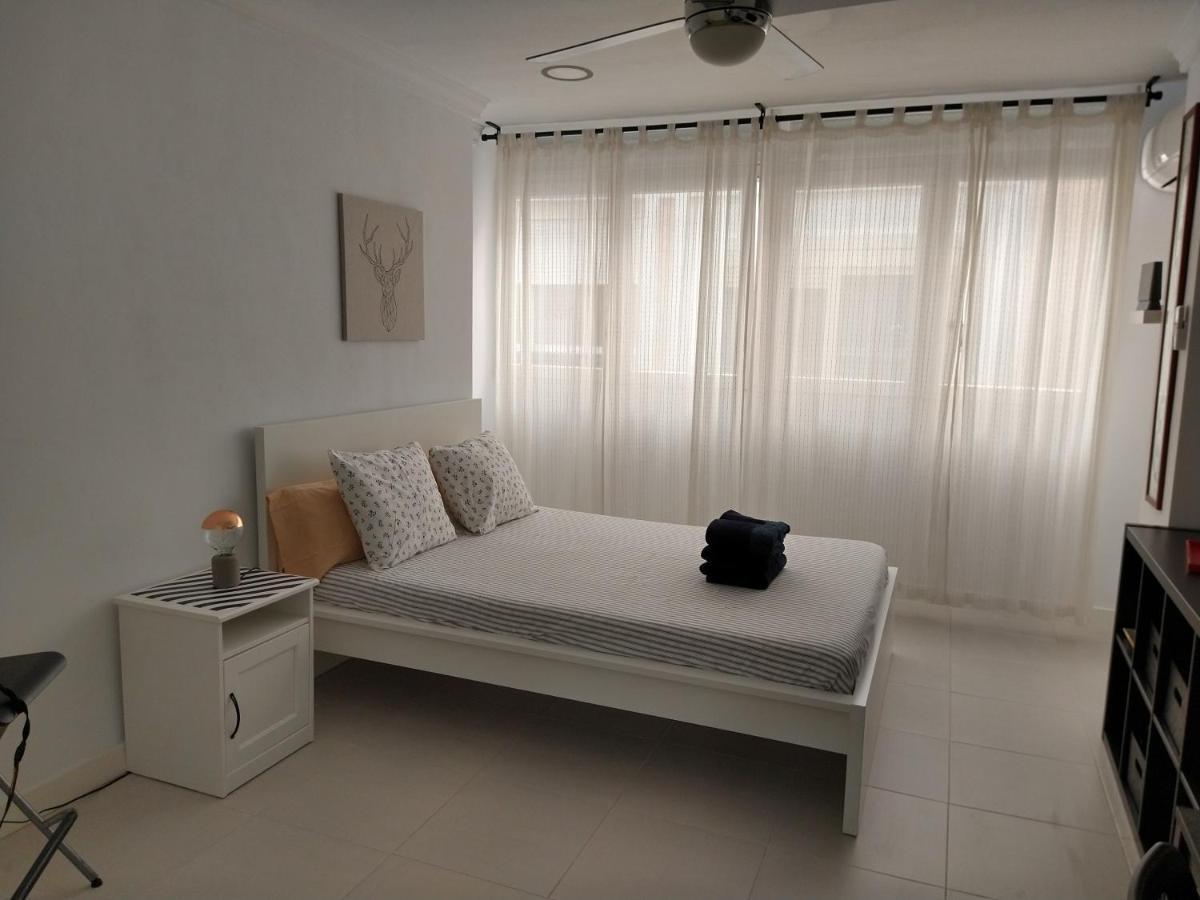 Luminoso Y Moderno Estudio Plaza Andalucia ตอร์เรโมลิโนส ภายนอก รูปภาพ
